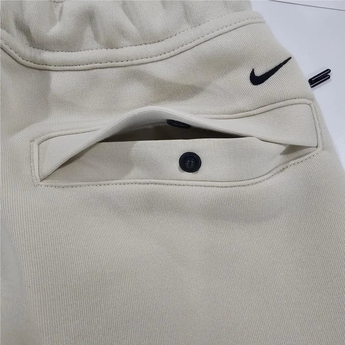 Nike clothing - Beige 11