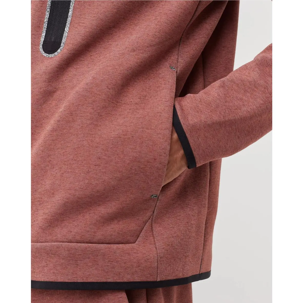 Nike clothing - Redstone 0