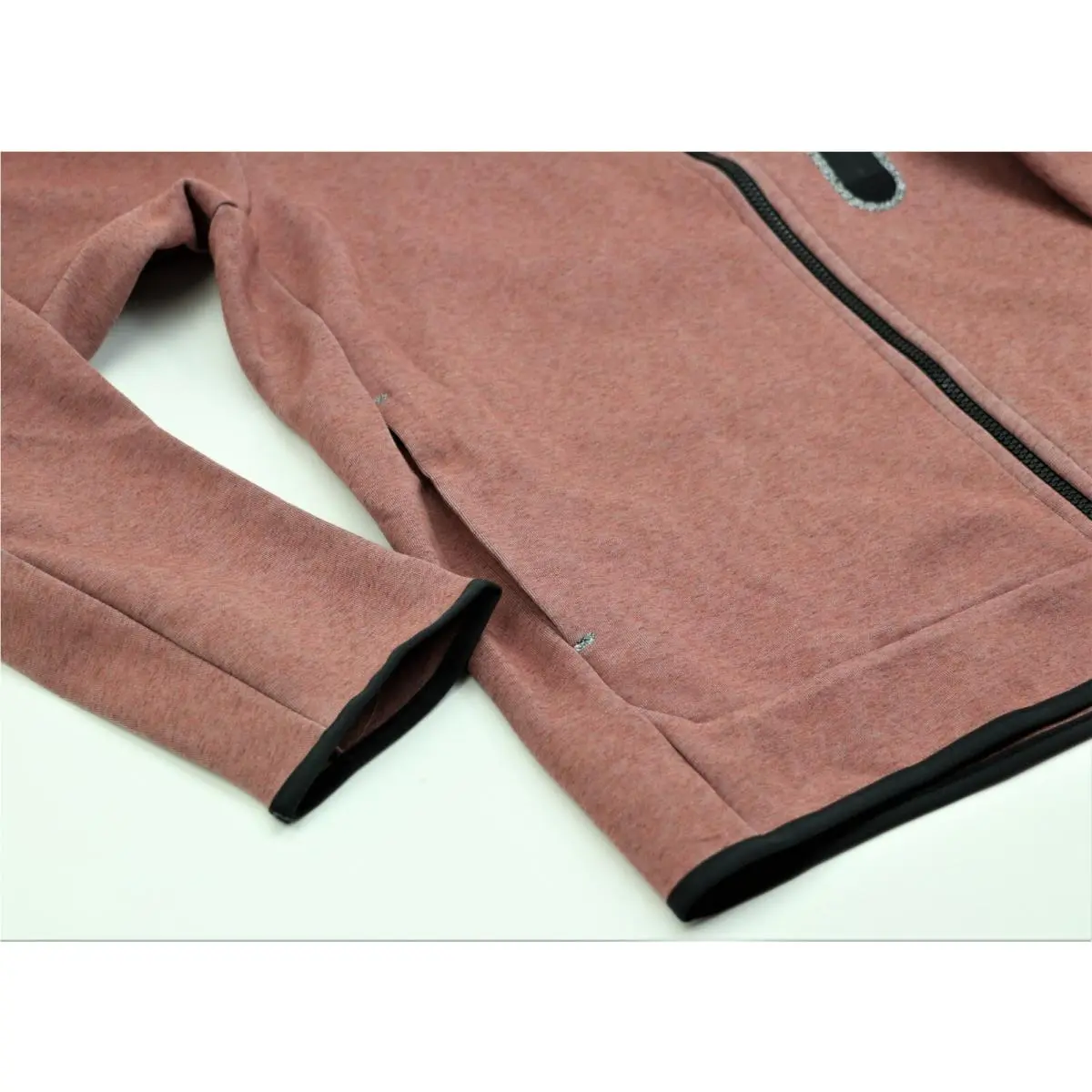 Nike clothing - Redstone 5