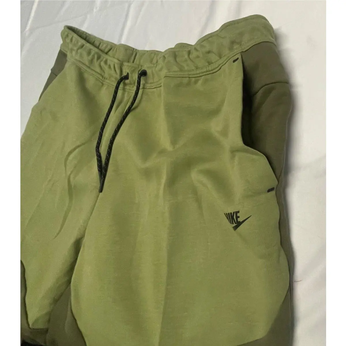 Nike clothing - OLIVE ALLIGATOR BLACK (UPC: 195871872976) 6