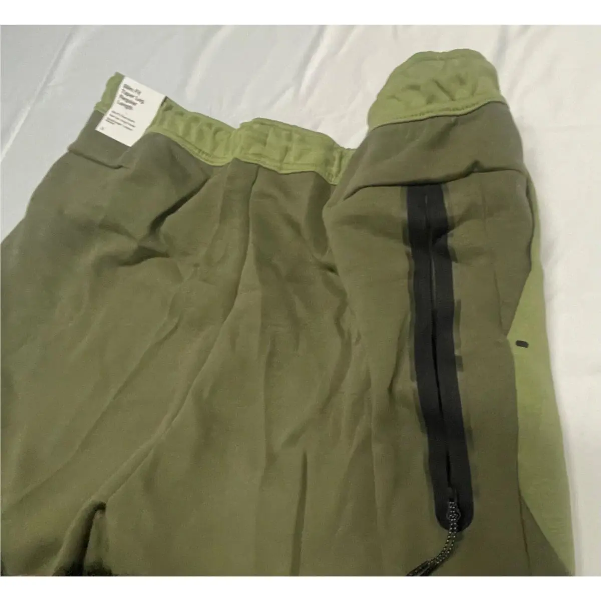 Nike clothing - OLIVE ALLIGATOR BLACK (UPC: 195871872976) 7