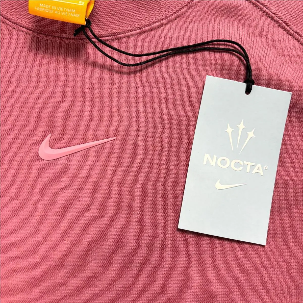 Nike clothing - Pink (UPC: 197601424325) 0