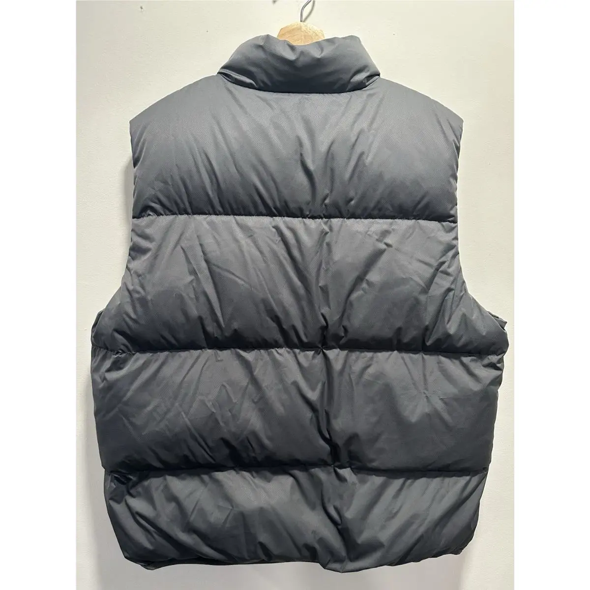 Nike clothing - Nike Sportswear Club PrimaLoft Water-Repellent Puffer Vest - FB7373-068 - Gray 0