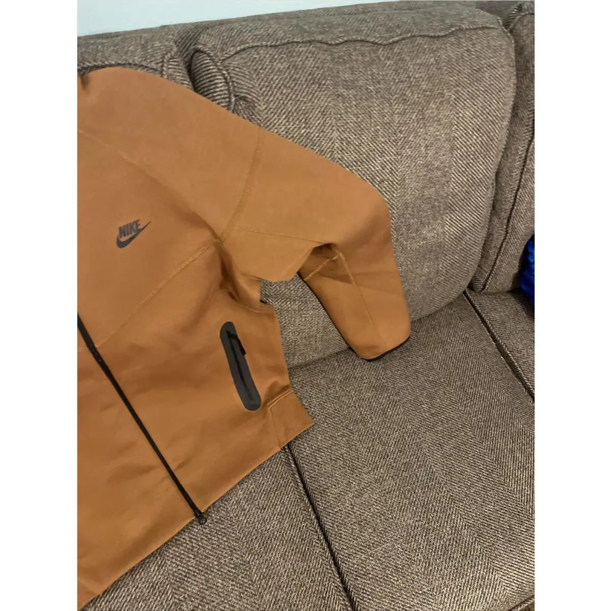 Nike clothing - Brown 1