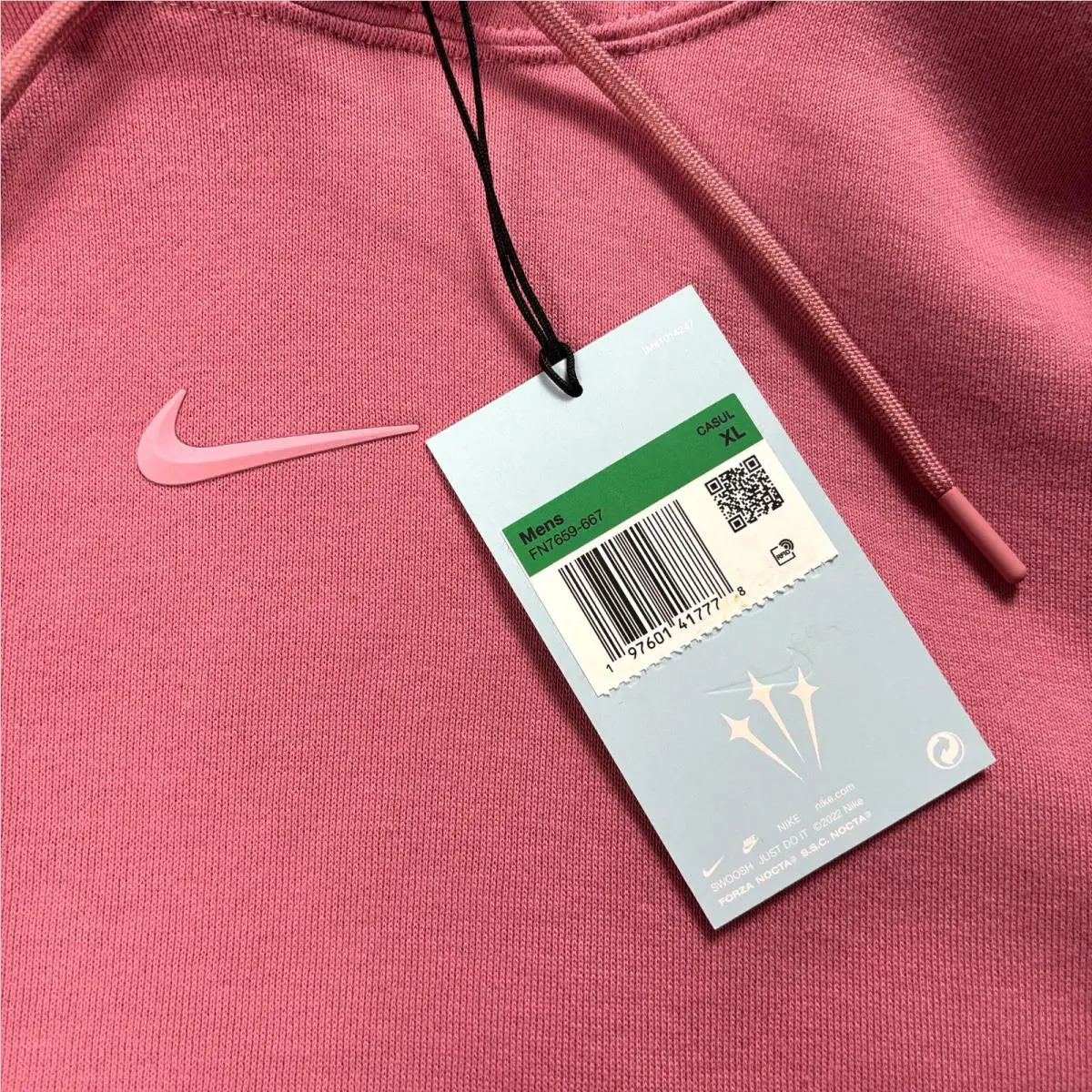 Nike clothing - Pink (UPC: 197601417778) 0