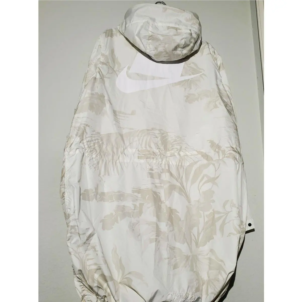 Nike clothing - White 1