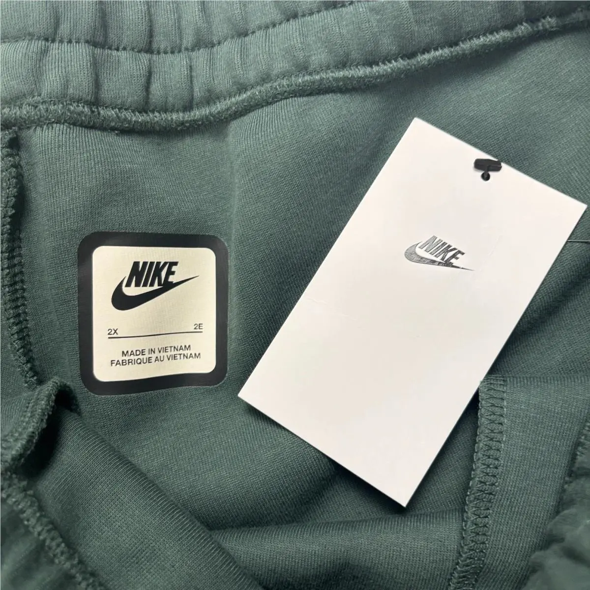 Nike clothing - FB8332-328 - FB8332328 - Green (UPC: 196968344086) 1