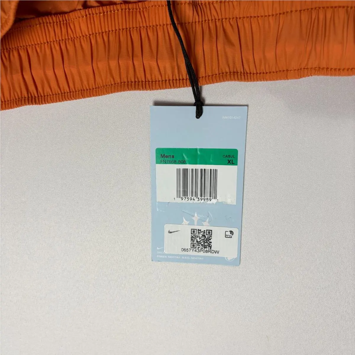 Nike clothing - Orange (UPC: 197594399891) 3
