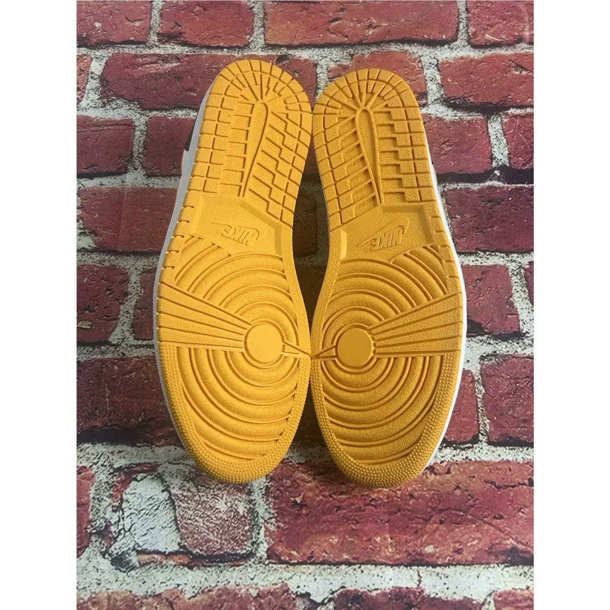 Nike shoes - Air Jordan 1 - Air - DM1206-107 - Yellow 4