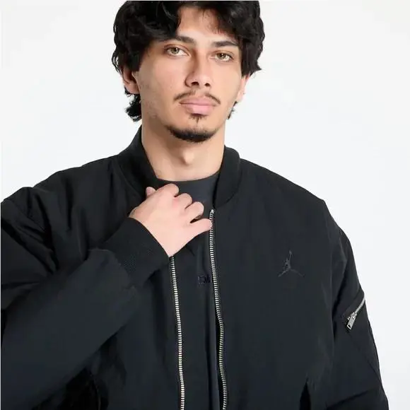 Nike clothing - Air Jordan Essential Renegade - Air Essential Renegade - Black 3