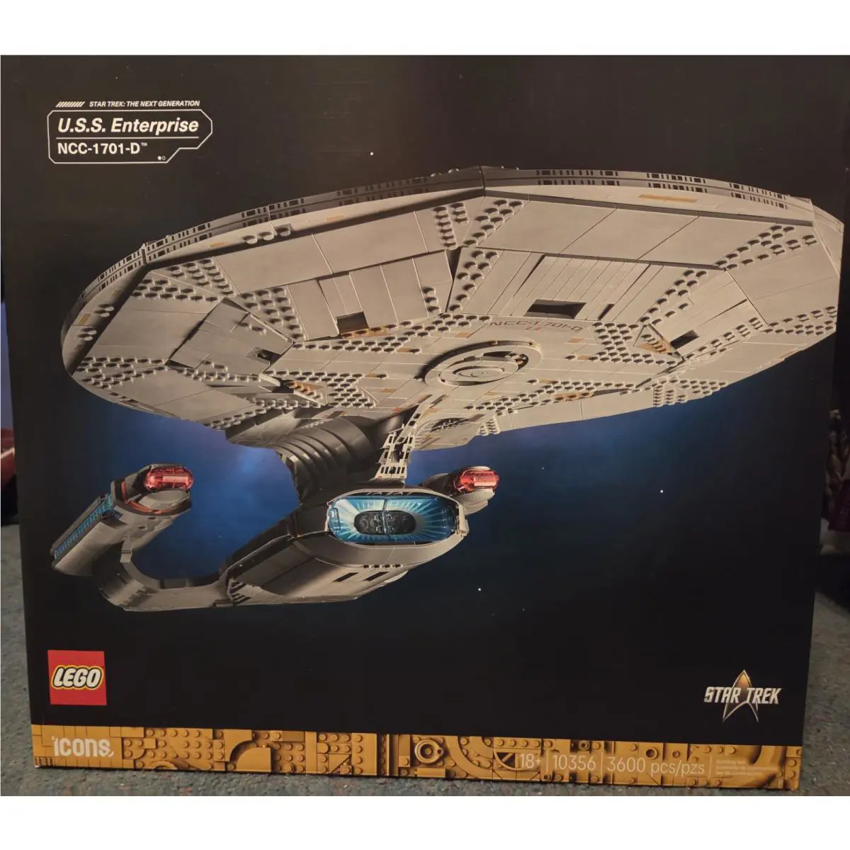 Lego 10356 Star Trek: Uss Enterprise-d Includes 9 Minifigs
