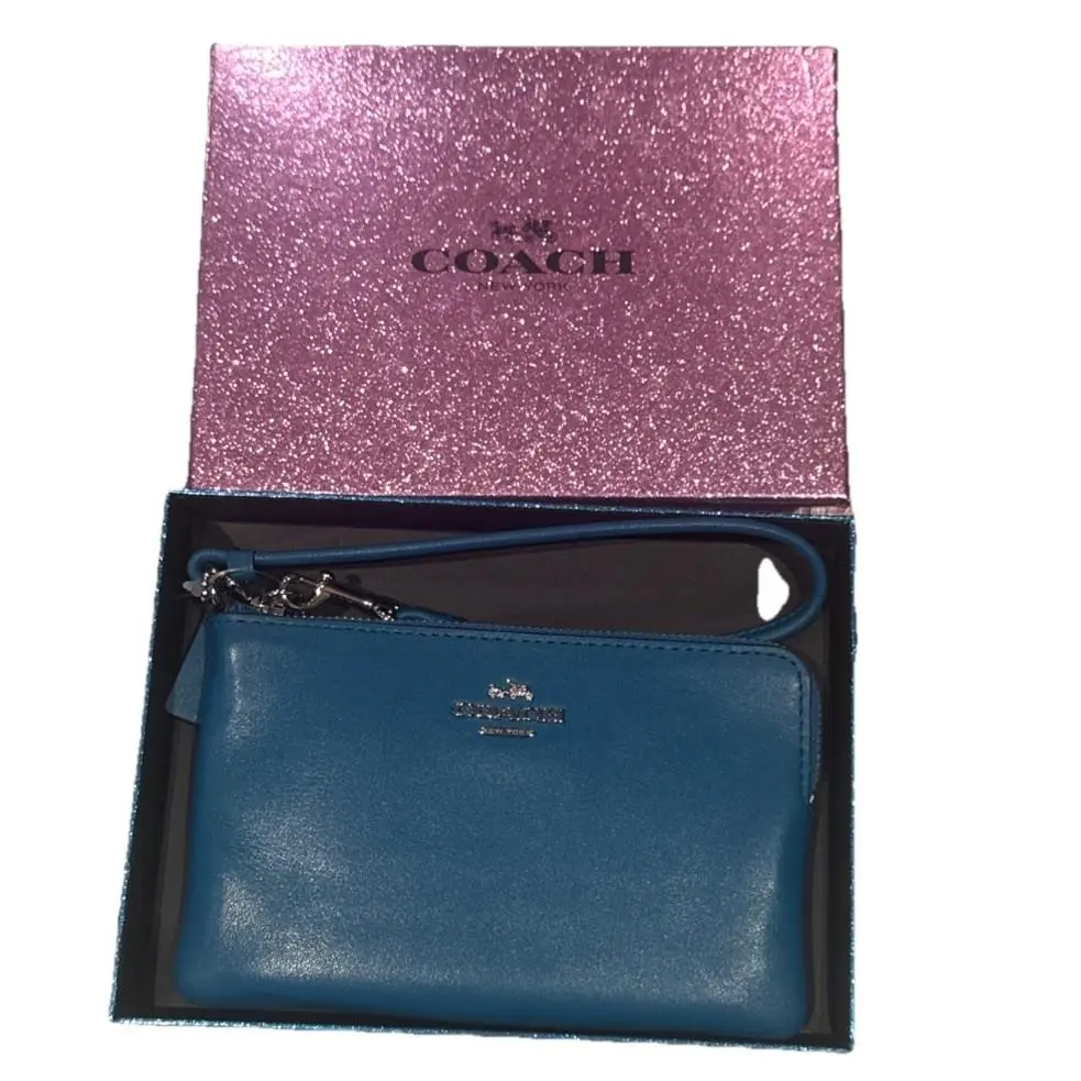 Coach Blue Leather Wristlet Clutch Wallet Bag Elegant Classy  display picture 3