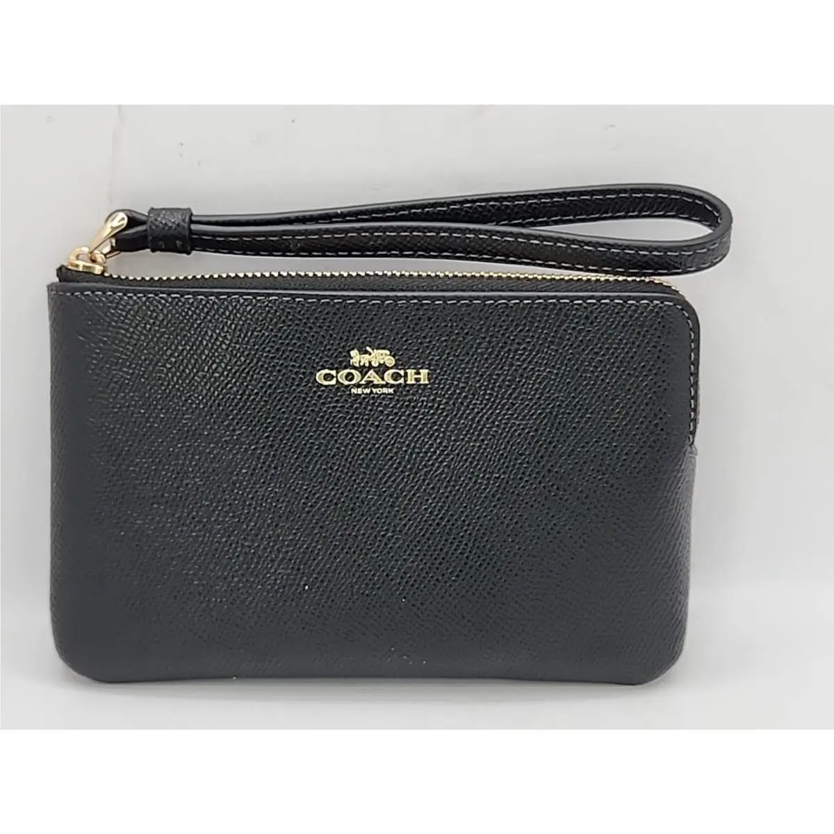 Coach Corner Zip Pebbled Leather Wristlet Pouch - Black CV396