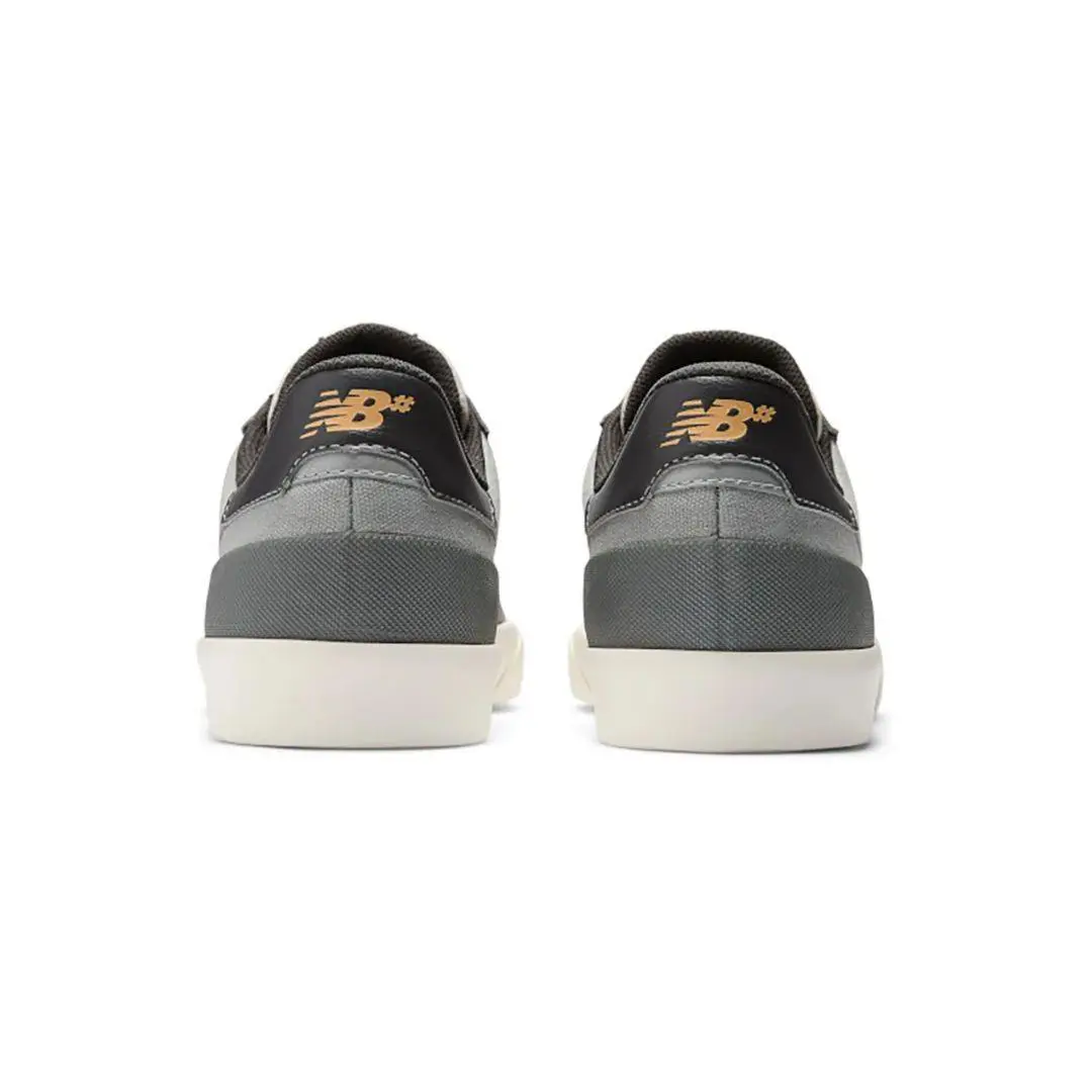 New Balance shoes - Grey/ Black 2