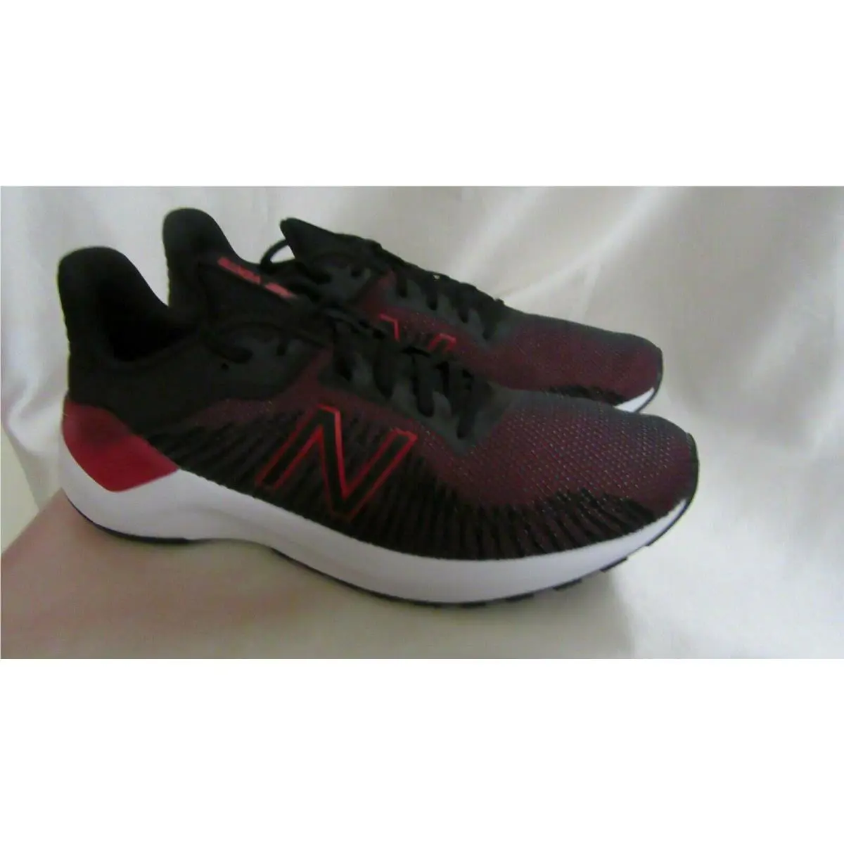 New Balance shoes - NEW BALANCE MVTRLR1 - MVTRLR1 - Black/ RED (UPC: 193362286769) 0