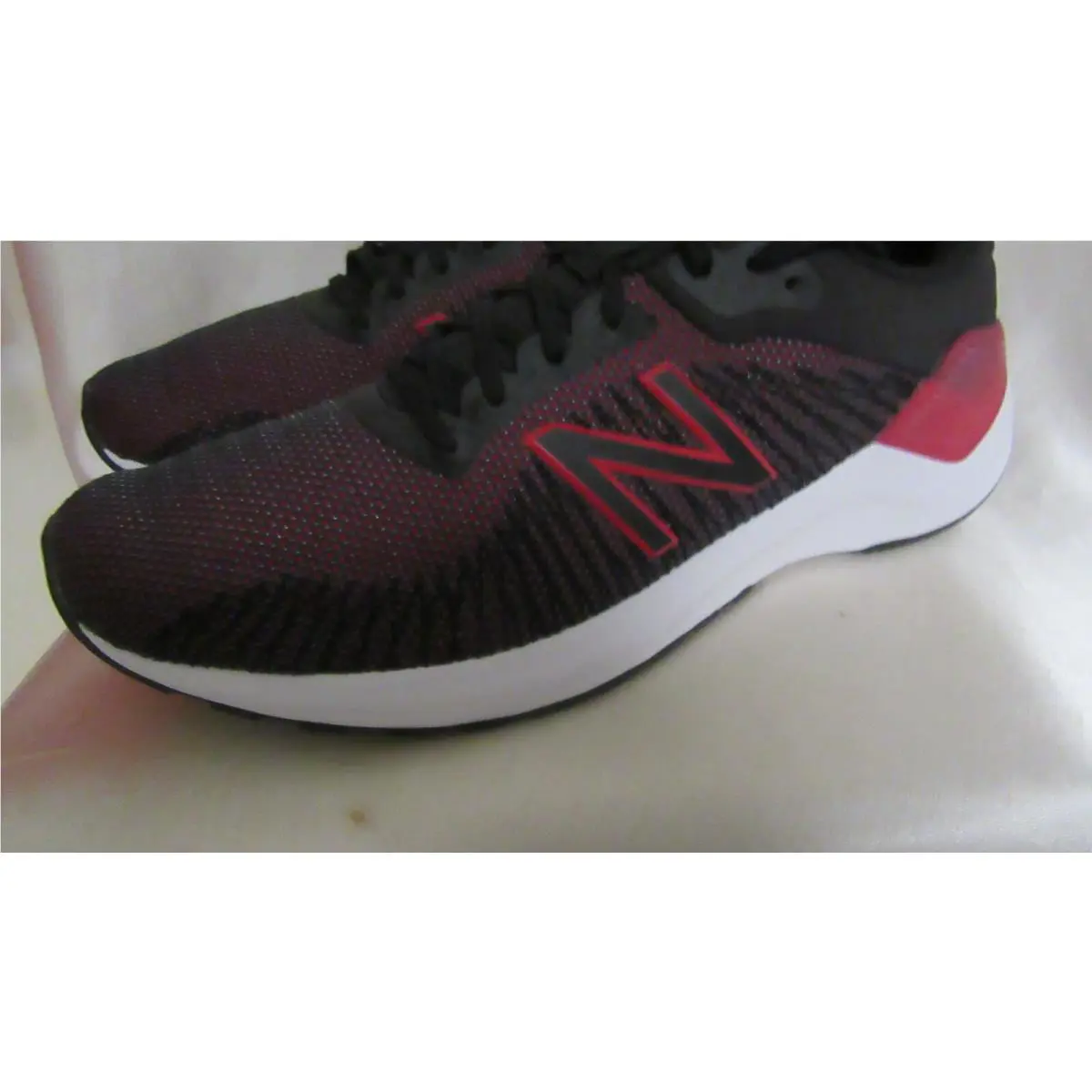 New Balance shoes - NEW BALANCE MVTRLR1 - MVTRLR1 - Black/ RED (UPC: 193362286769) 1