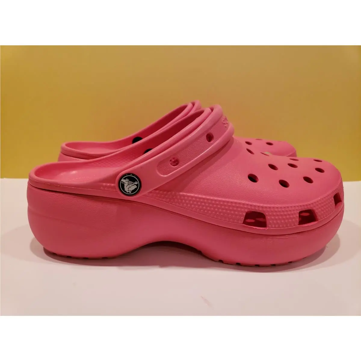 Crocs shoes - hyper pink 2