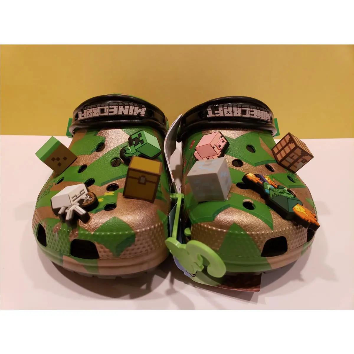 Crocs Minecraft Elevated Clogs Men`s 5 / Women`s 7