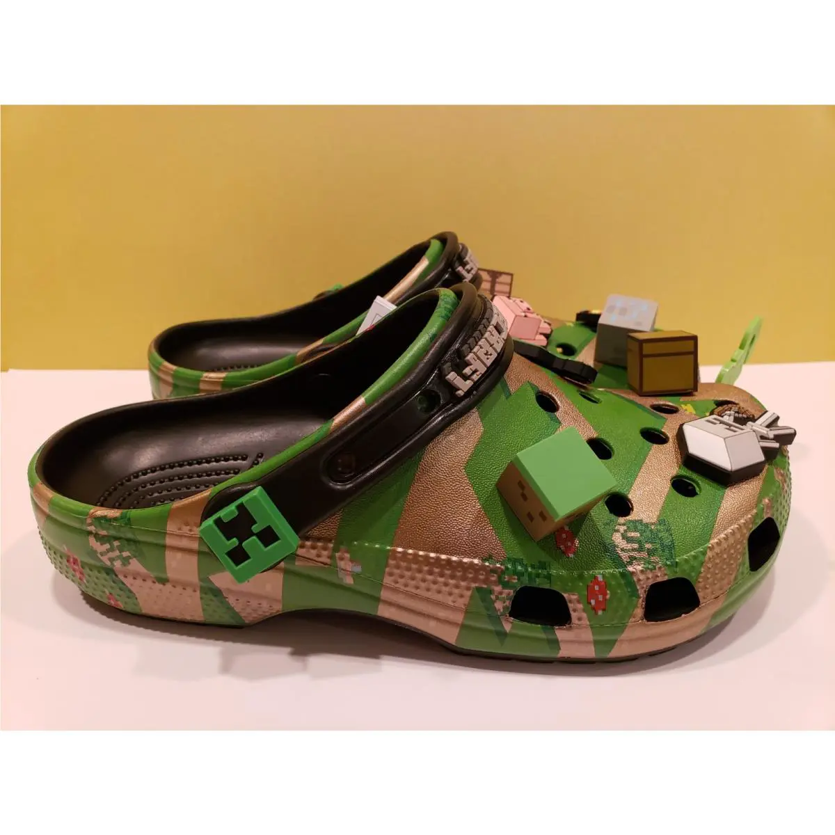 Crocs shoes - Green 2