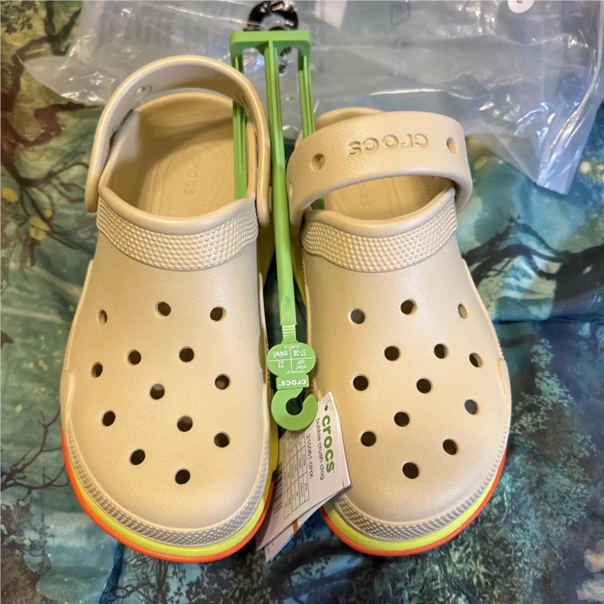 Crocs shoes - CROCS Bubble Crush Clog - Bubble Crush Clog - Sesame 5