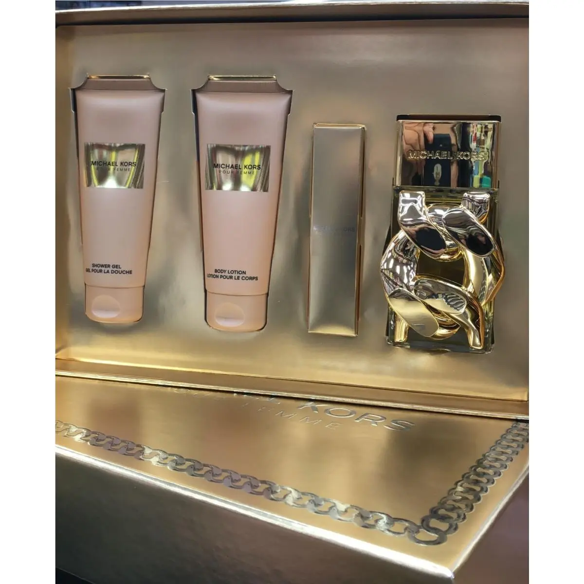 Michael Kors Pour Femme 4 PC Gift Set Edp Spray 3.4 + 0.3 oz 3.4 Gel 3.4 BL