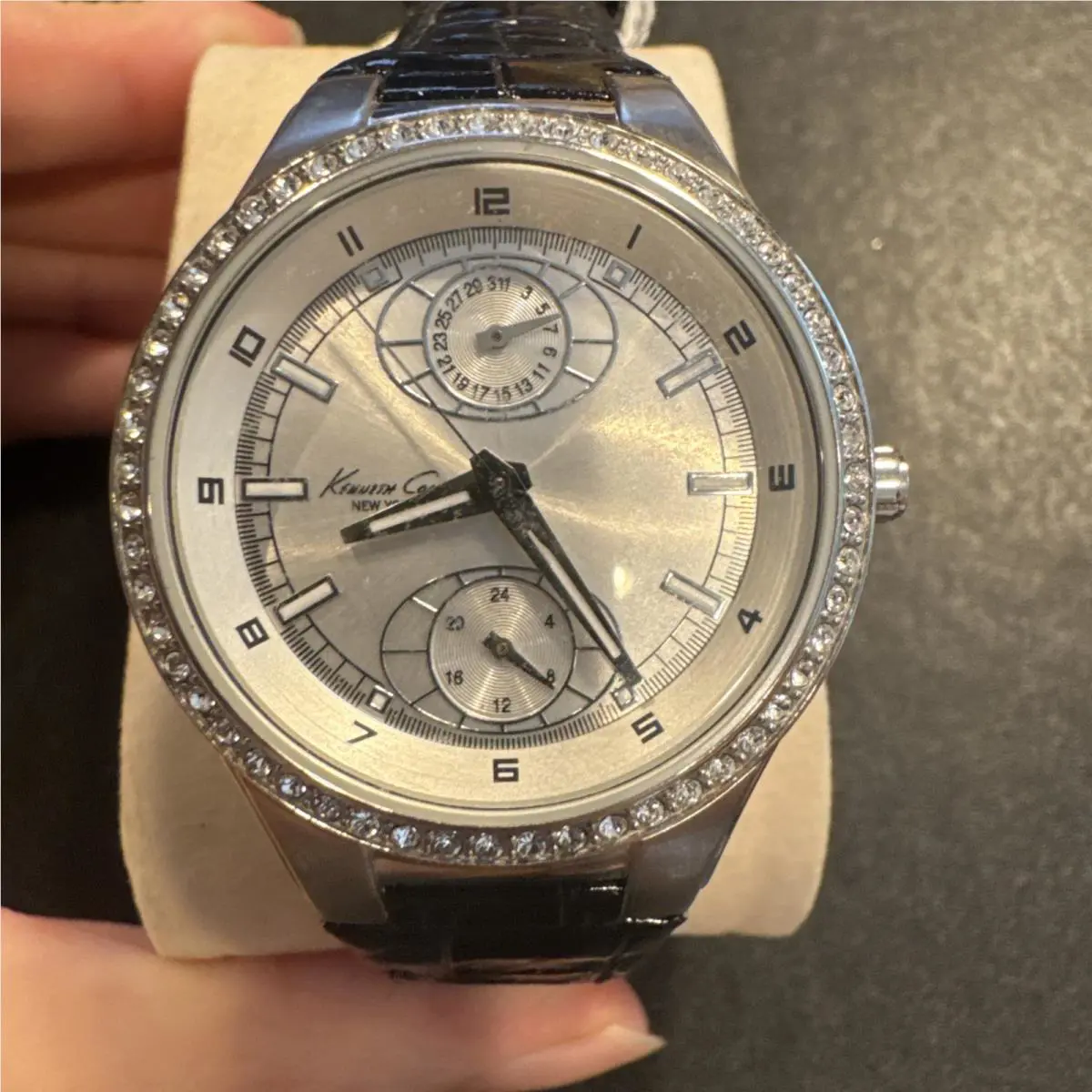 Kenneth Cole 35mm Unisex Watch Three Dials Quartz Need Battery