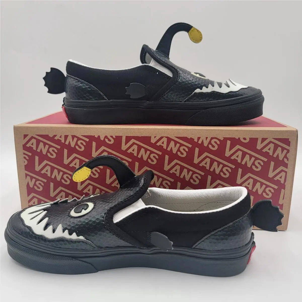 Vans shoes - VANS Classic Slip-On - Classic - Black 0
