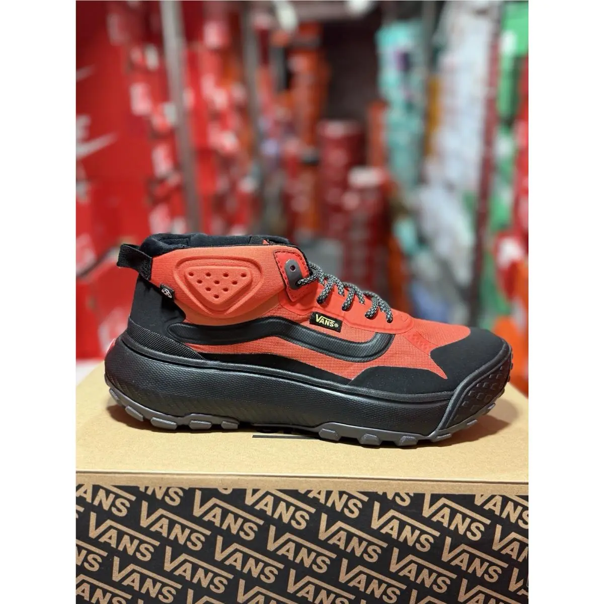 Vans shoes - VANS MTE - MTE - VN000CVVORB - Orange 31