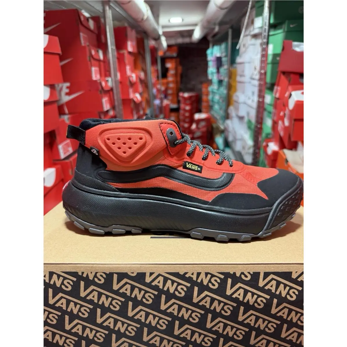 Vans shoes - VANS MTE - MTE - VN000CVVORB - Orange 32