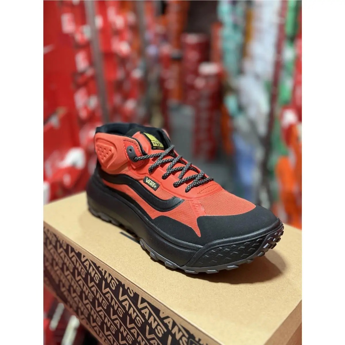 Vans shoes - VANS MTE - MTE - VN000CVVORB - Orange 35