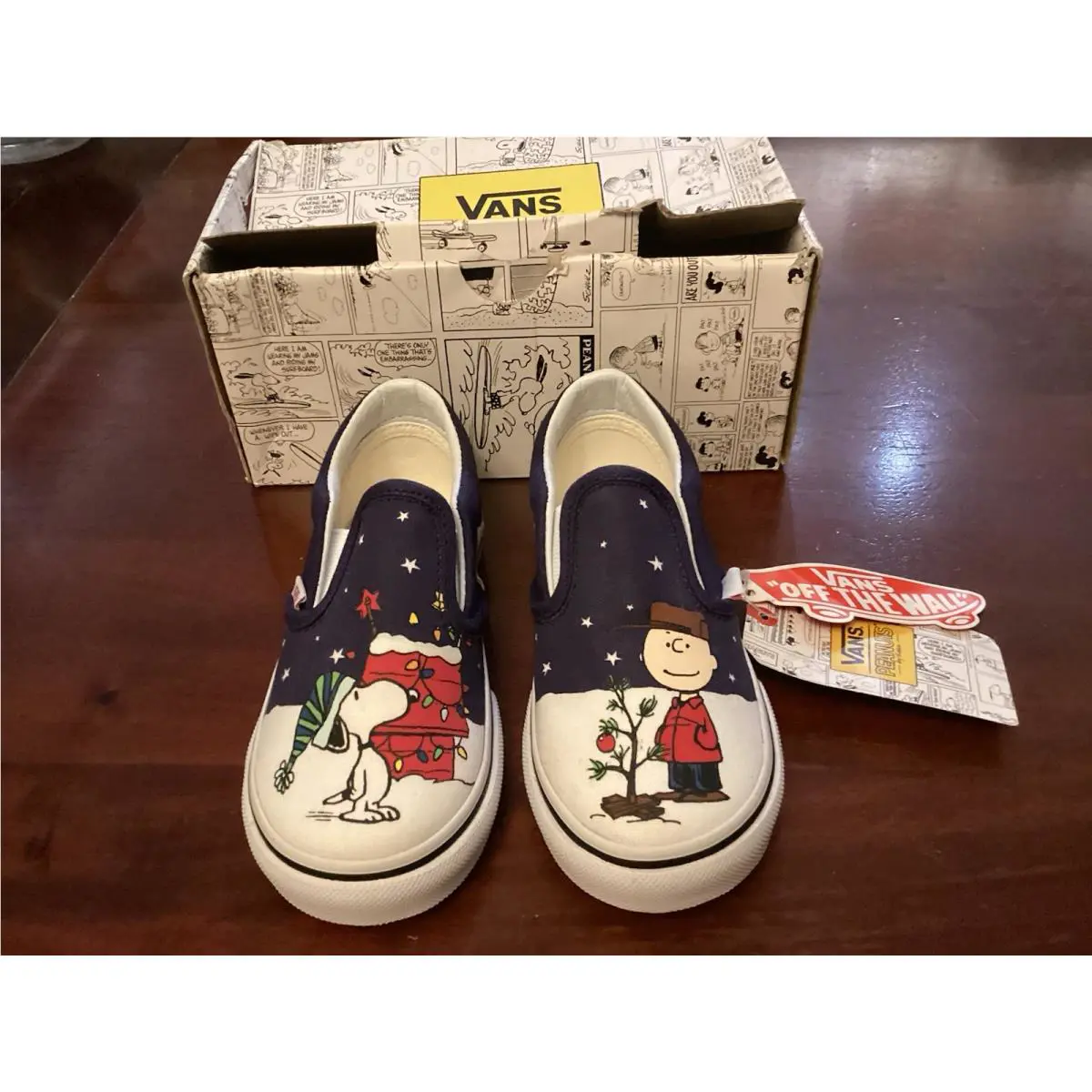 Vans Peanuts Charlie Brown Christmas Tree Snoopy Slip on Sneakers 8.5 Kids