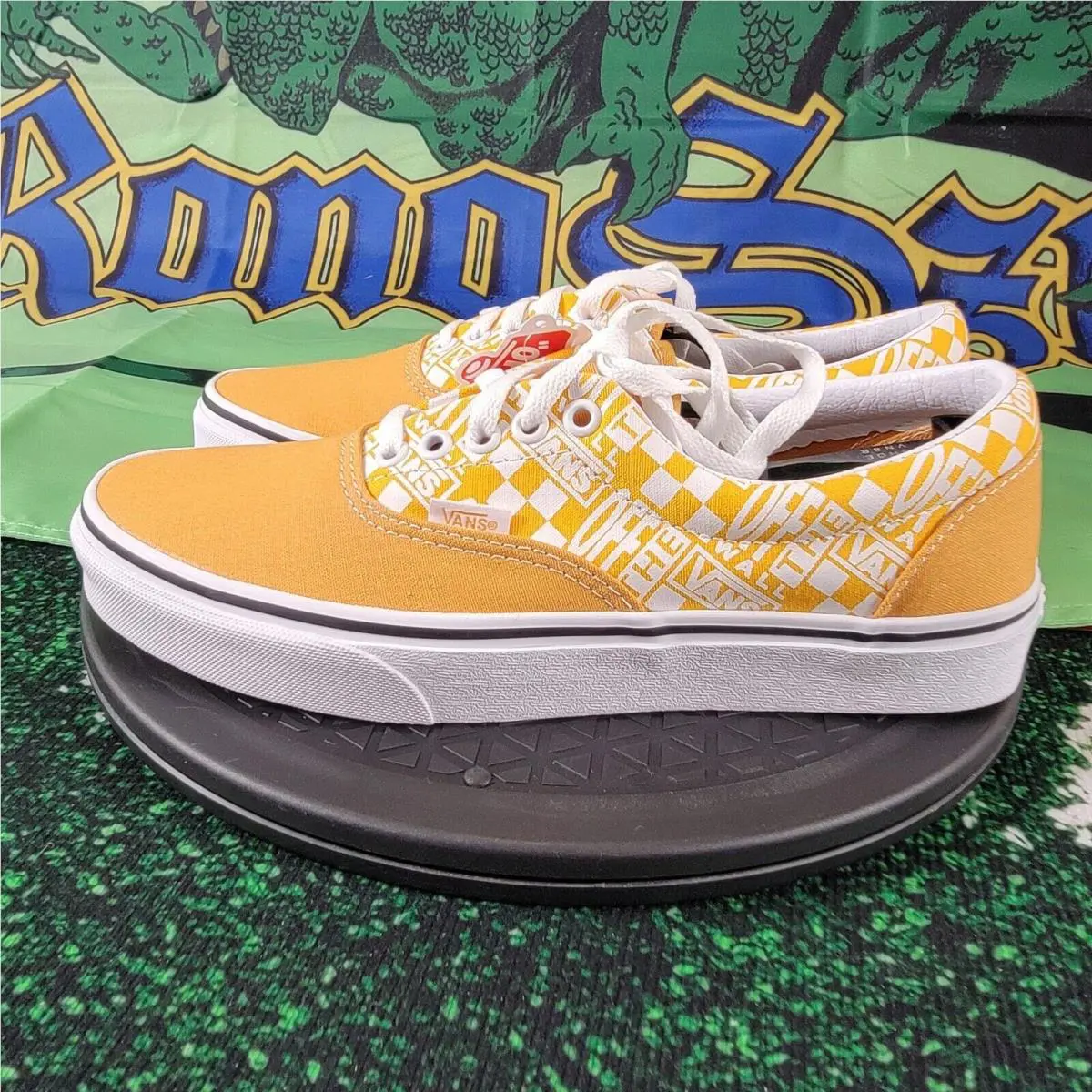 Vans shoes - VANS Off The Wall - Off The Wall - Gold (UPC: 194902604715) 0