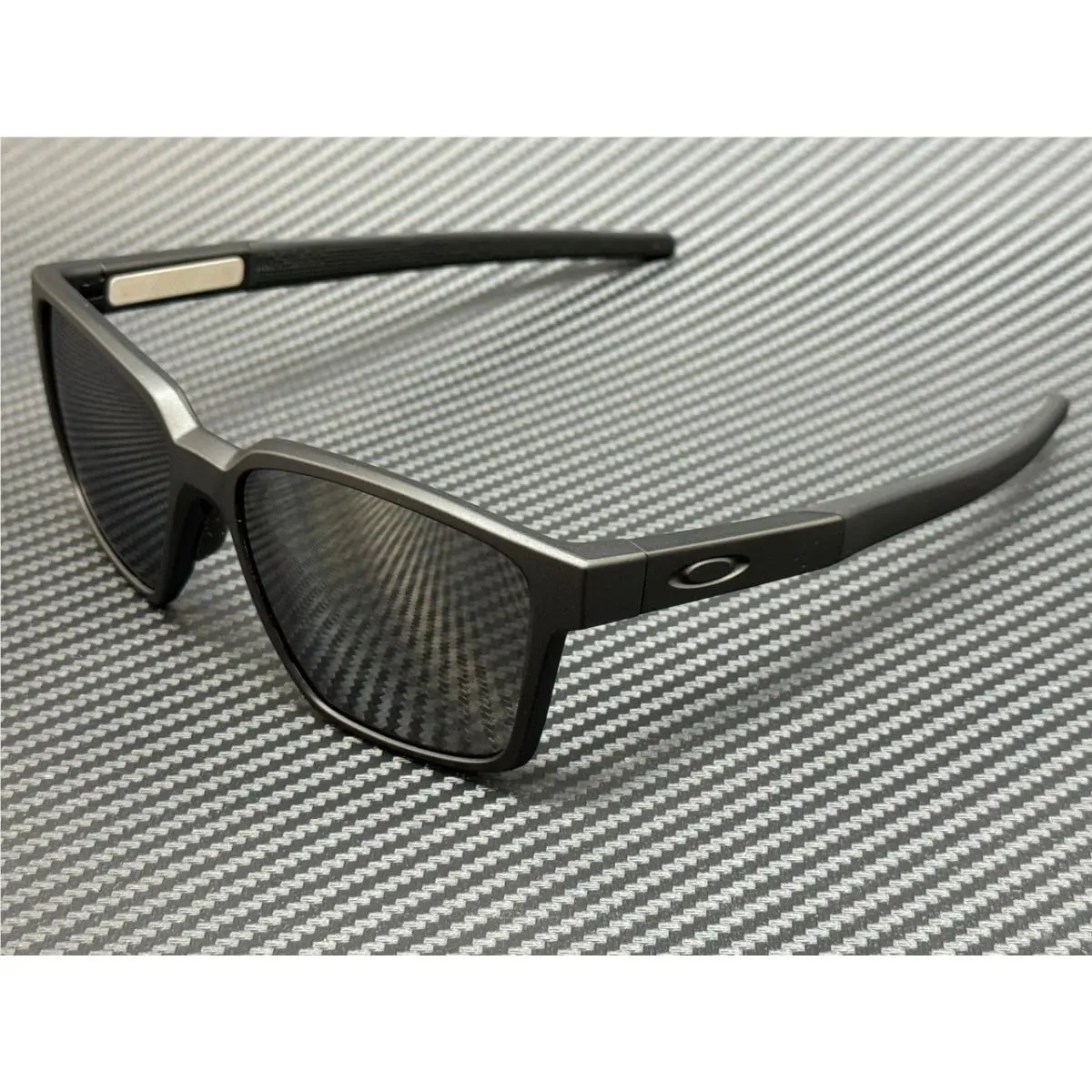 Oakley OO9430 01 Matte Black Prizm Men`s 57 mm Sunglasses
