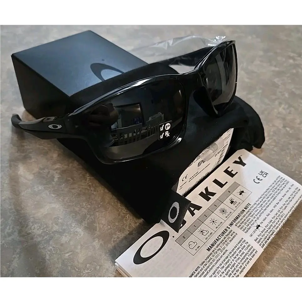 Oakley Sunglasses Polar Chainlink Black Ink Iridium Glossy oo9247-0703 57 mm