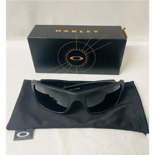Oakley OO9096 Fuel Cell Glasses in Matte Black w/ Grey Polarized Lens 60-19-130