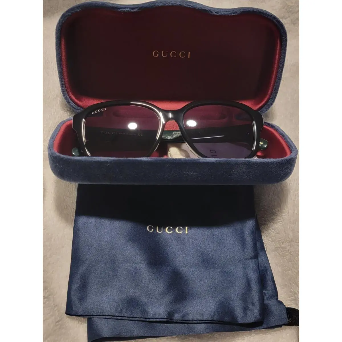 Men`s Unisex 57mm Sunglasses GG0929SA Black Lens and Frame Red Green Sides by Gucci