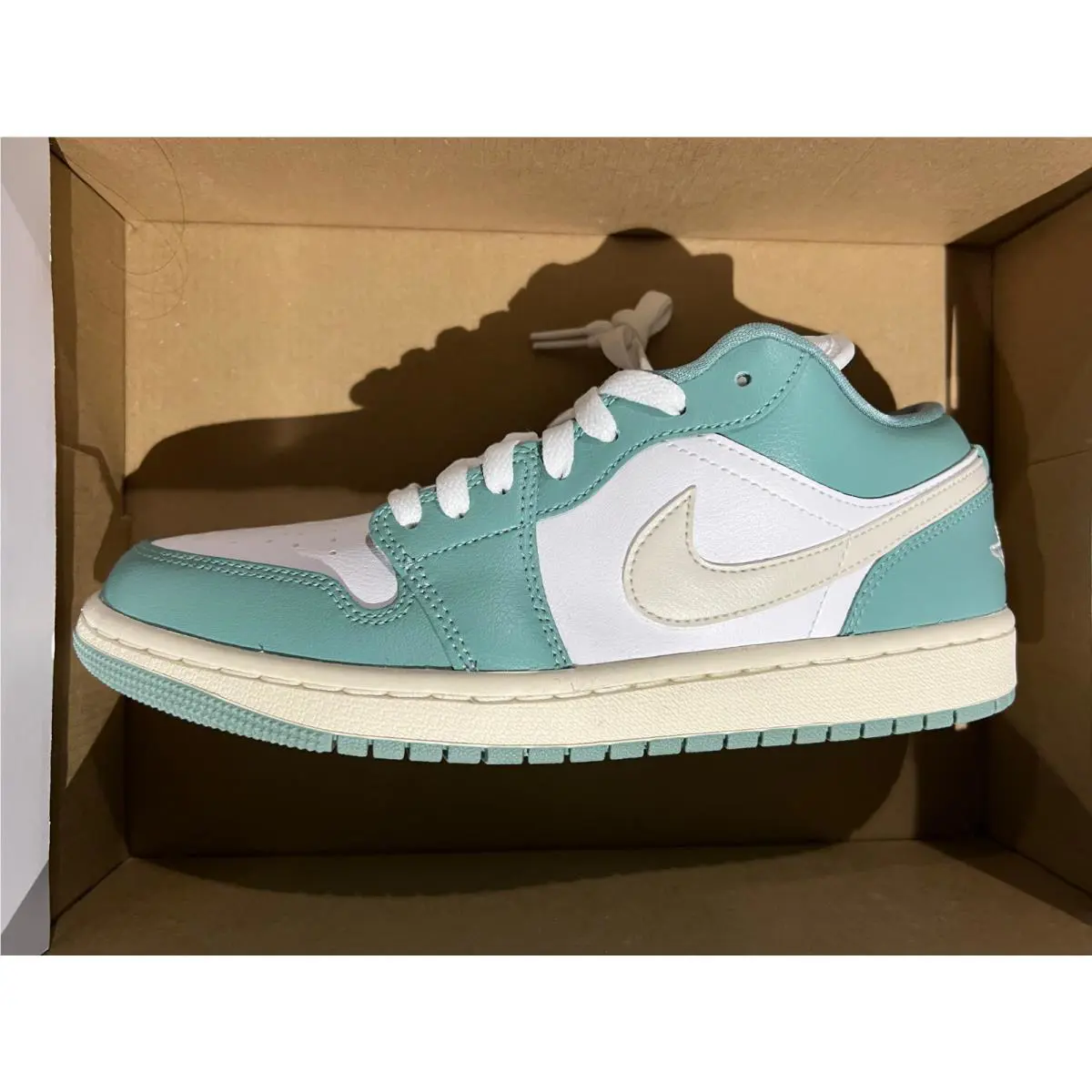 Nike shoes - WHITE/LT OREWOOD BRN CANNON 2