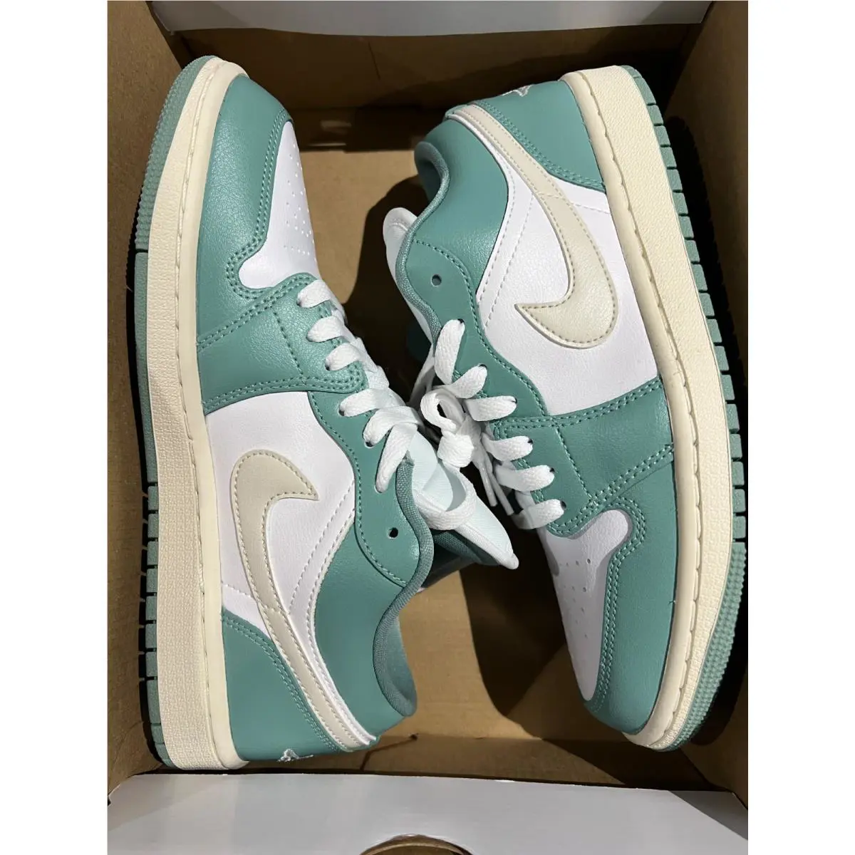 Nike shoes - WHITE/LT OREWOOD BRN CANNON 5
