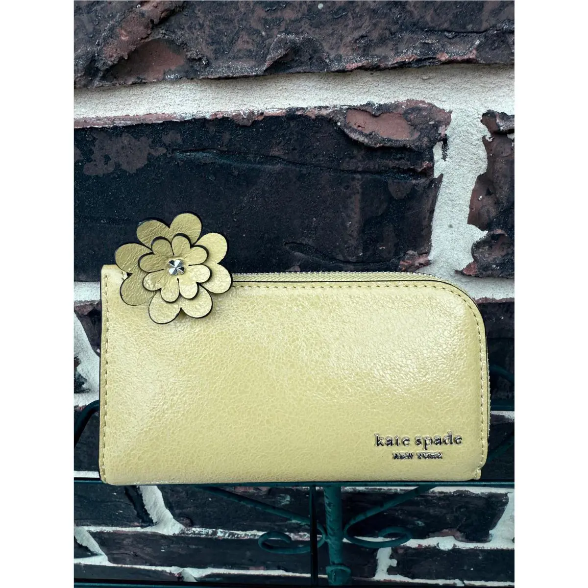 Kate Spade Devin Small Slim Bifold Wallet Devin Lime Glazed Leather Green