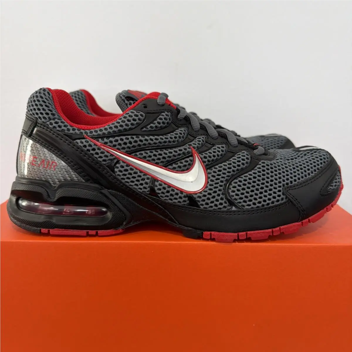 Nike Men`s Air Max Torch 4 Running Shoes Dark Grey Metallic Silver Red Men Sz 8