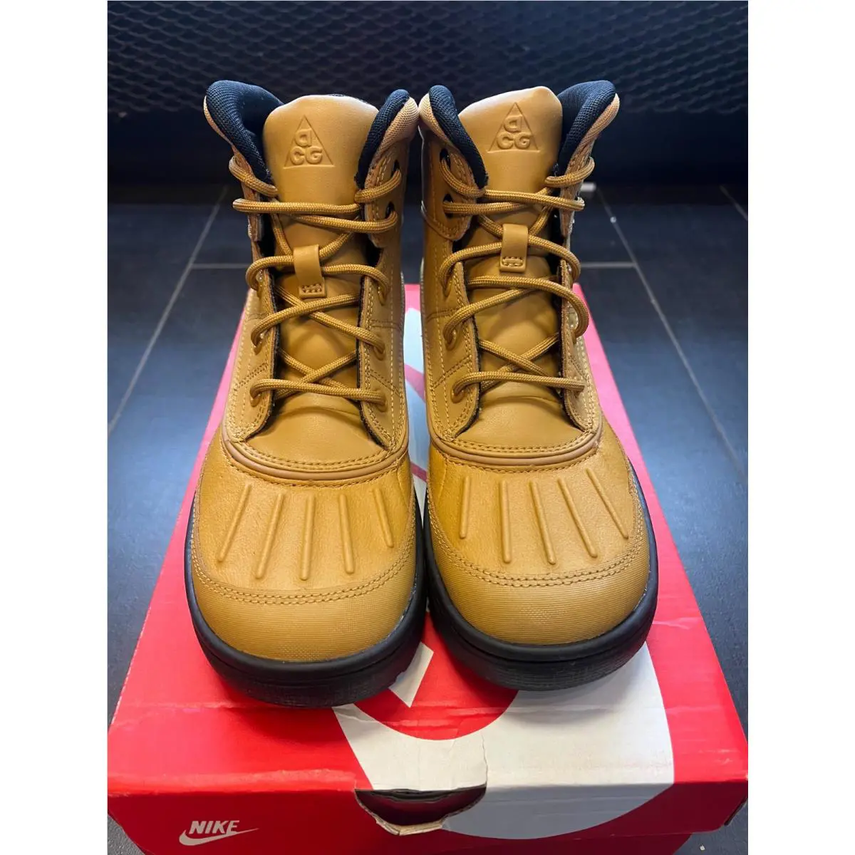 Nike shoes - 524873-703 - 524873-703 - Brown 0