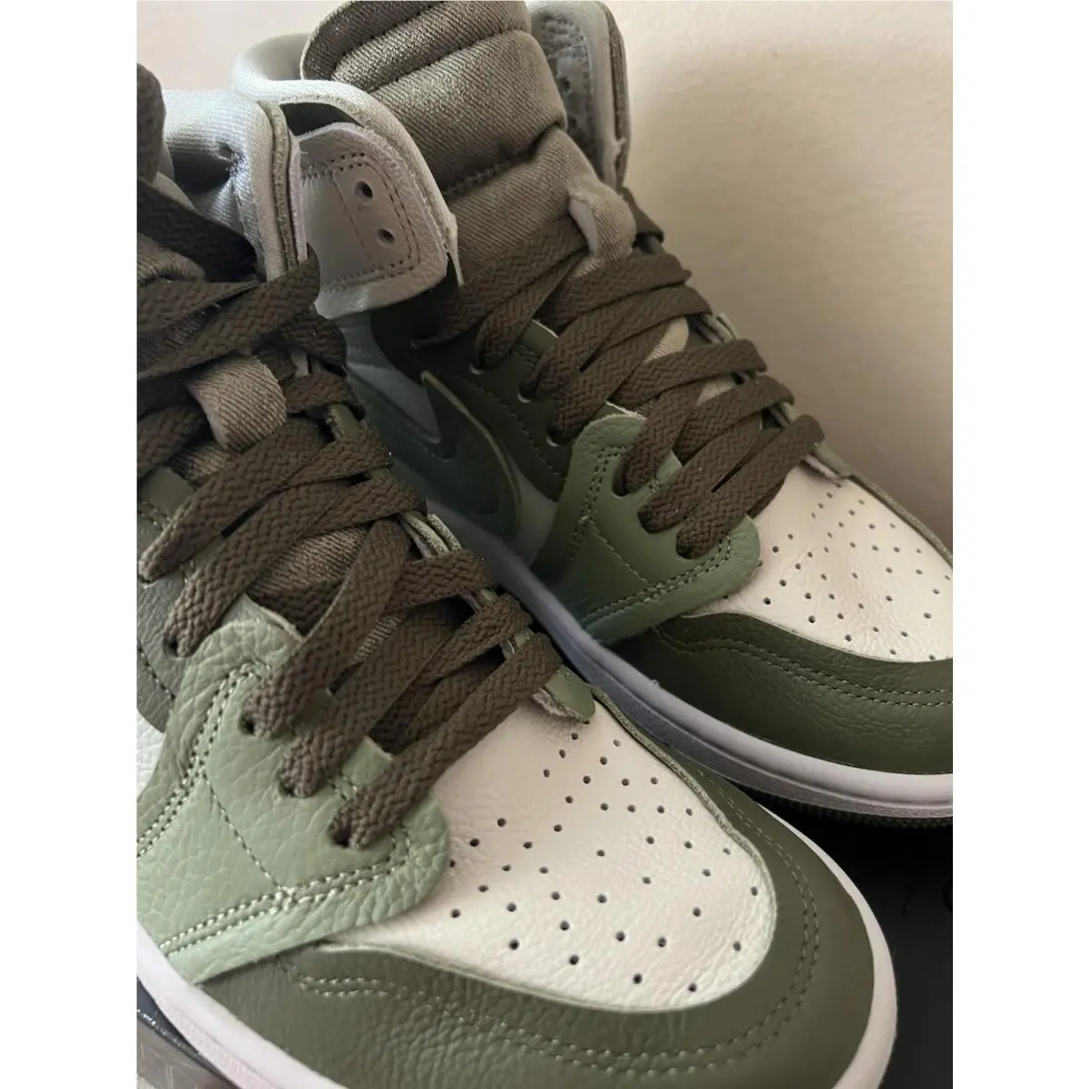 Nike shoes - Air Jordan 1 High - Air High - FB9891 201 - Medium Olive/Oil Green/Sea Glass 3