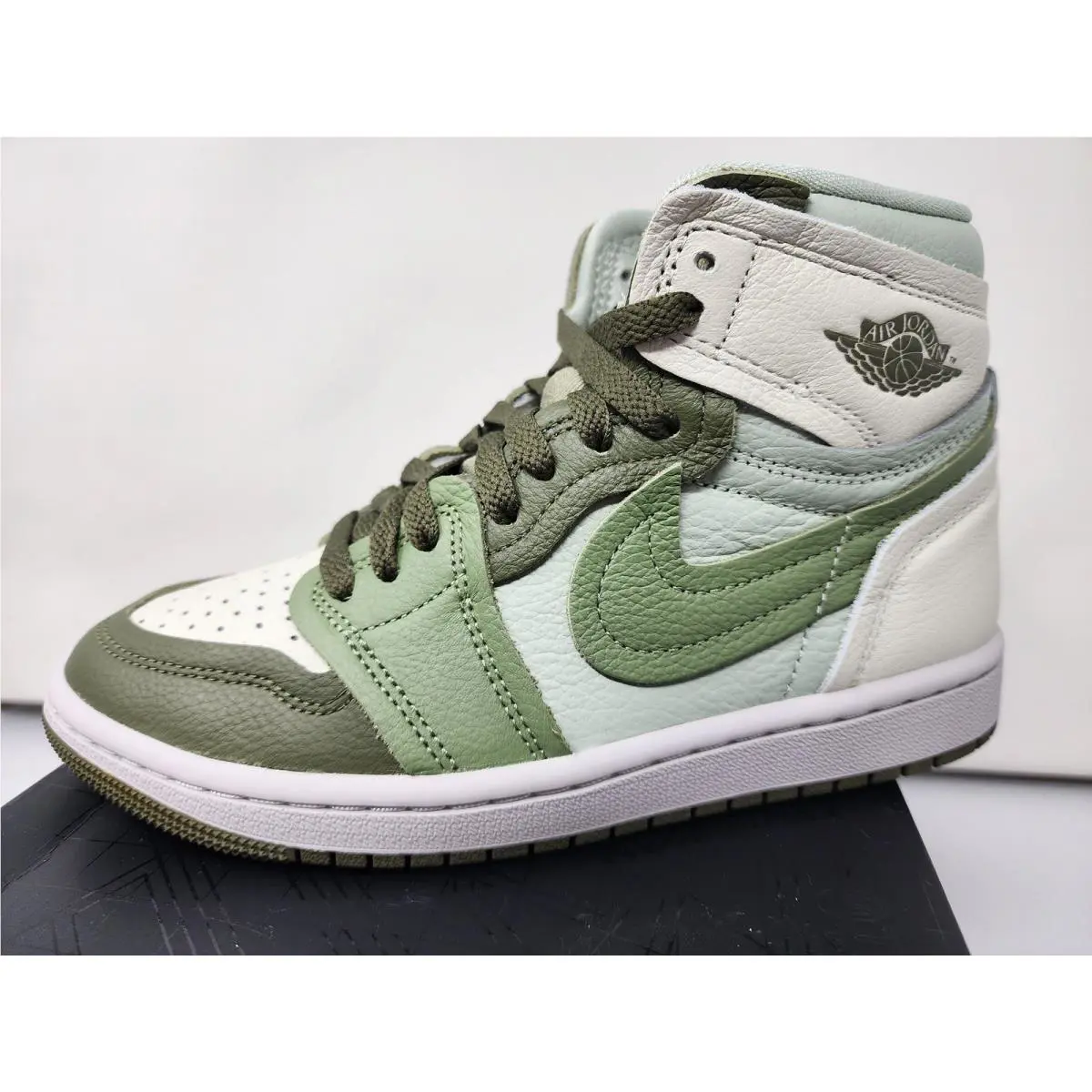Nike shoes - Unknown - Unknown - FB9891-201 - Green 1