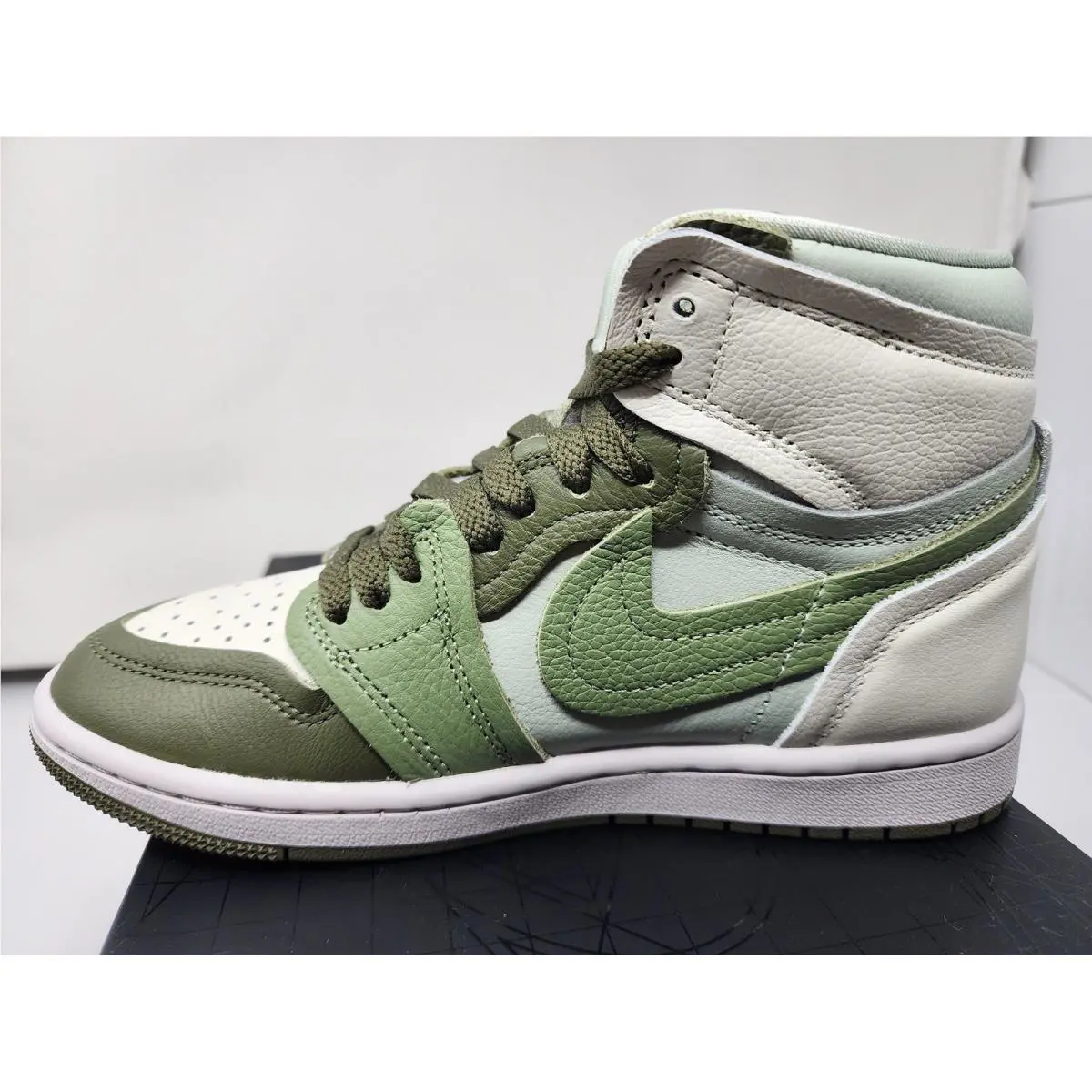 Nike shoes - Unknown - Unknown - FB9891-201 - Green 2