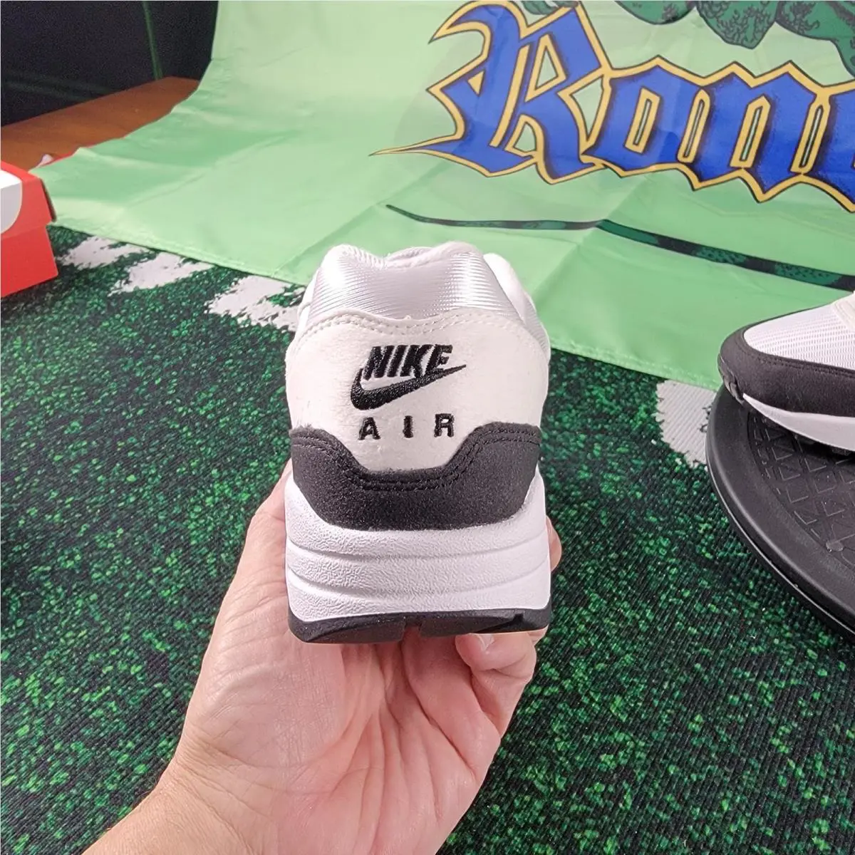 Nike shoes - White 1