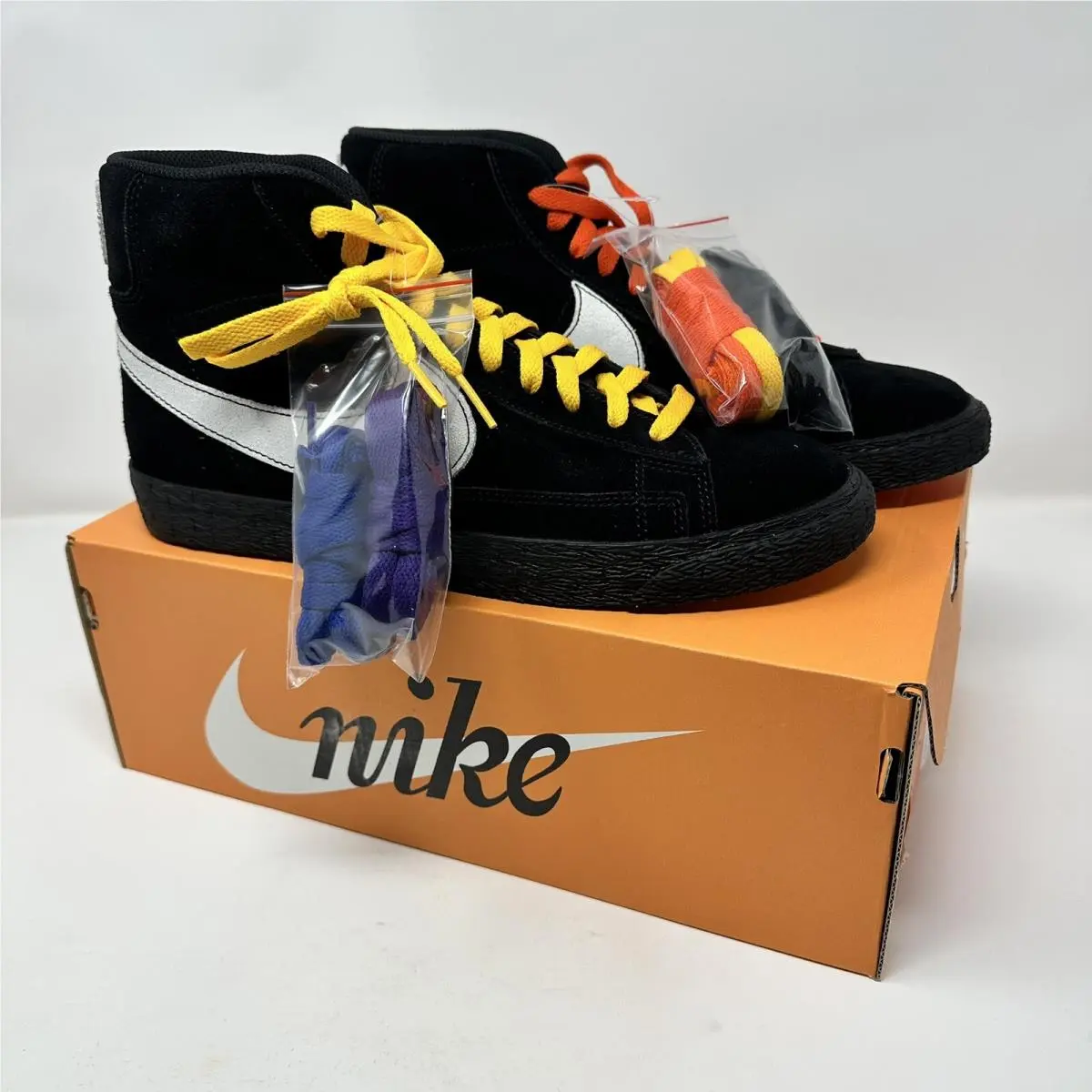 Nike Blazer Mid LA Vs. Nyc Dead Stock AT9978 001 - Men`s Size 9.5