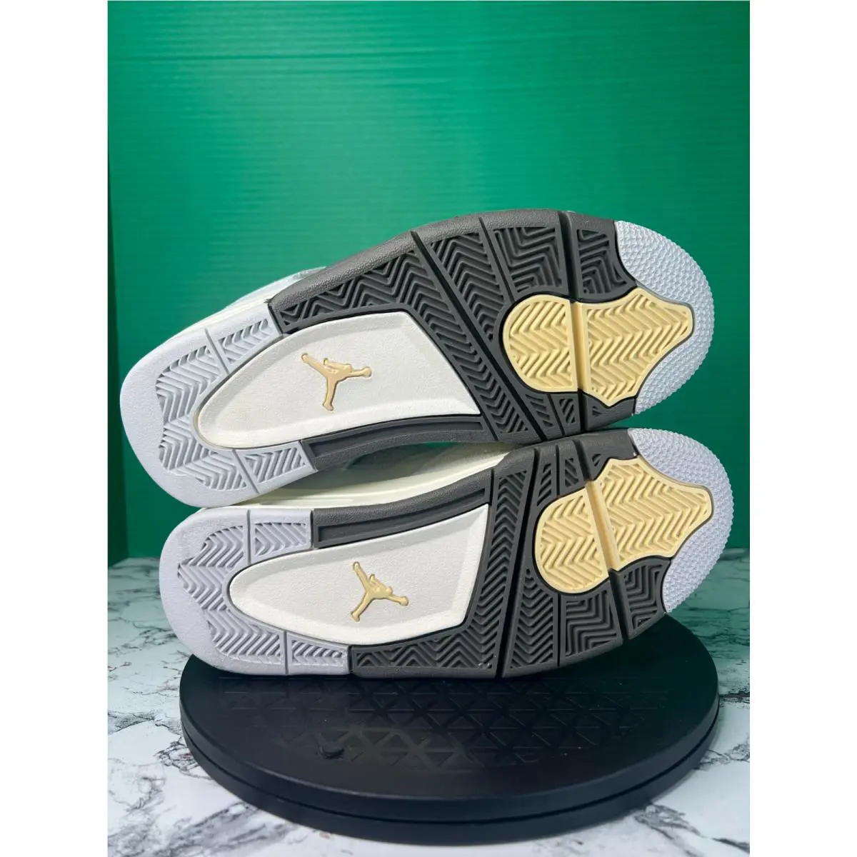 Nike shoes - Air Jordan 4 Retro SE (GS) - Gray (UPC: 00196154208123) 13