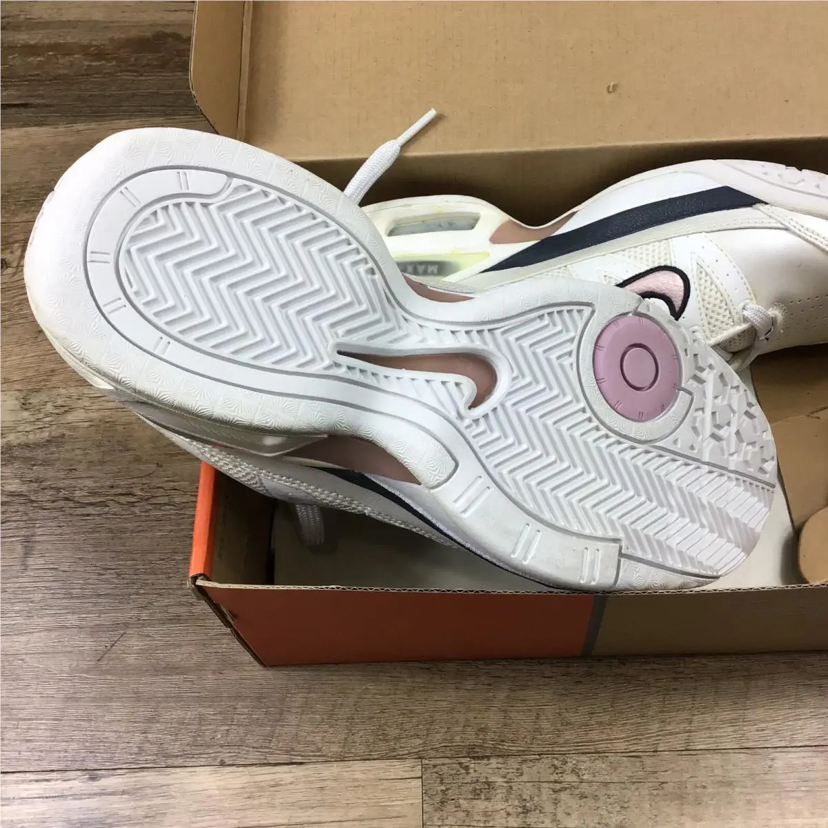 Nike shoes - White 2