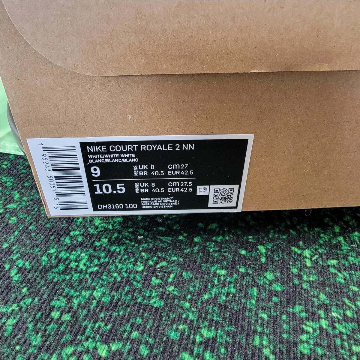 Nike shoes - White 9
