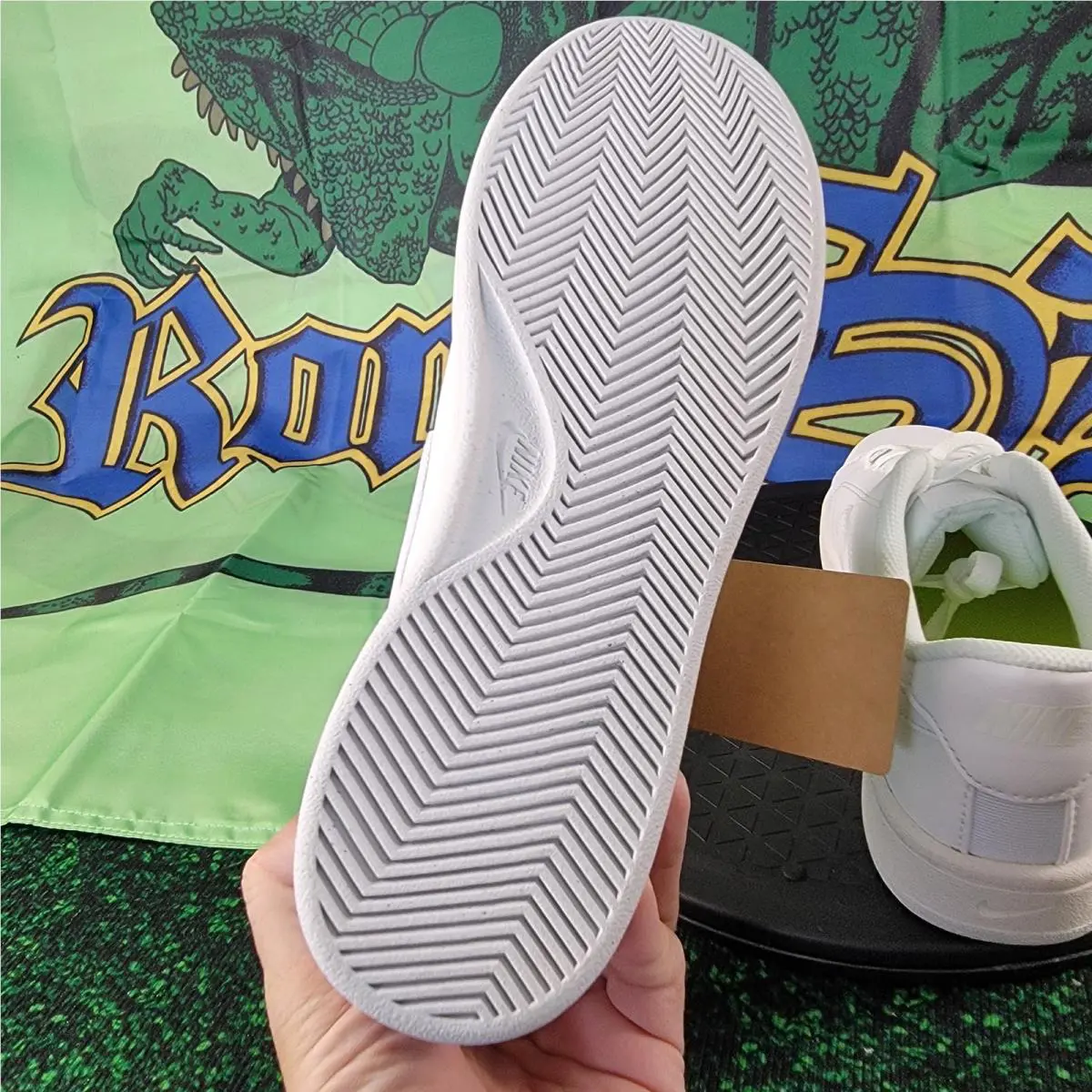 Nike shoes - White 3
